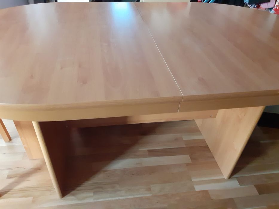 Masa extensibilă +6 scaune