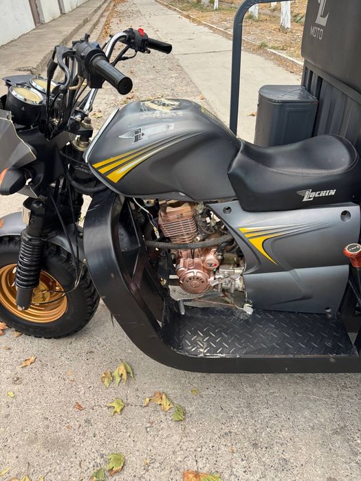 Lochin lochi  moto.