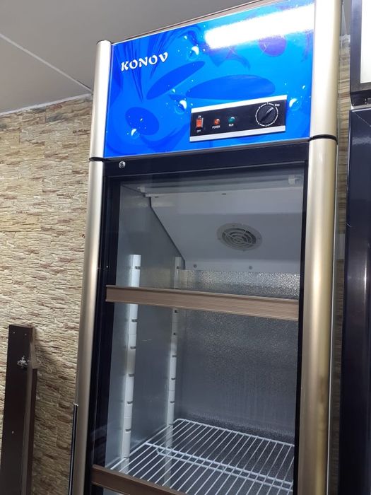 Продам витринный холодильник