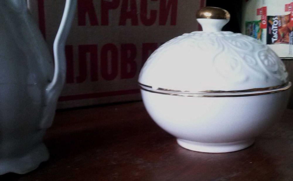 Порцелан чаши чинии кафе сервиз солници хаванче сувенири