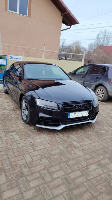 Vând Audi A 5 coupe