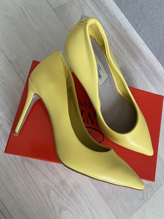 Туфли лодочка желтые