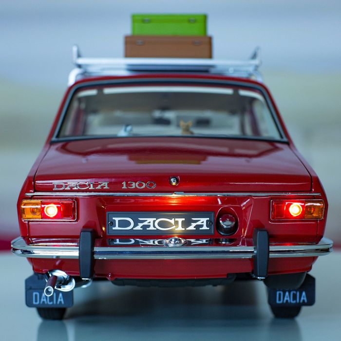 Macheta Dacia 1300 Eaglemoss – scara 1:8 – colectie completa