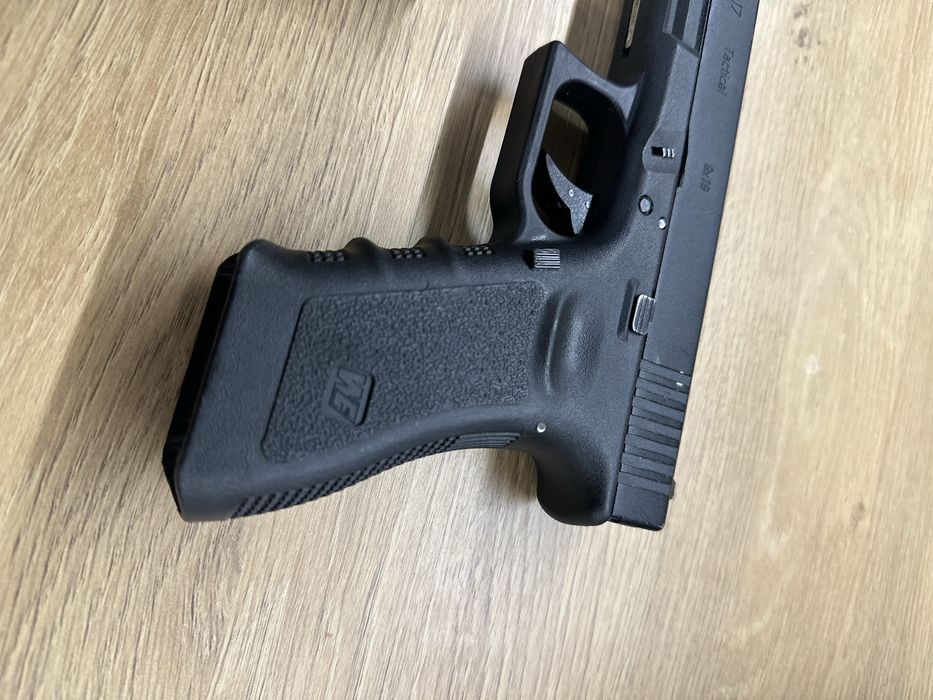 We Glock 17 airsoft