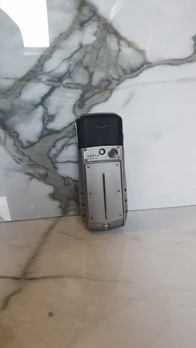 Vertu Ascent Ti  оригинален в идеално състояние
