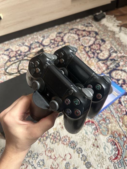 Ps4 слим 500гб джостик 2