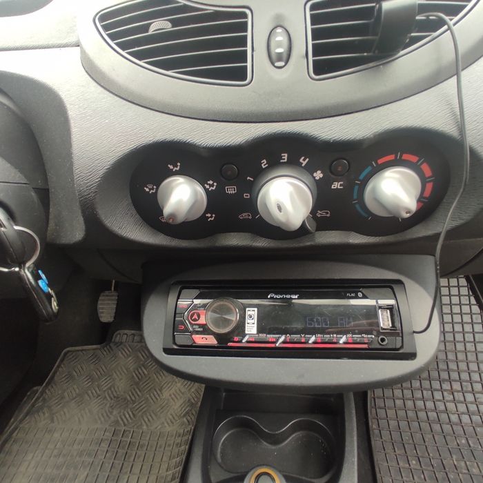 RENAULT Twingo 2011 — imagine 5