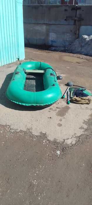 Резиновая надувная лодка