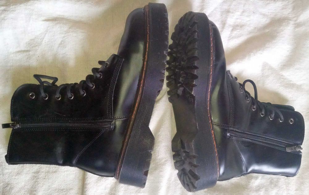 Боти тип dr.Martens. размер 39