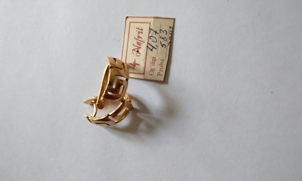 Продаю серьги золотые "Нефертити"