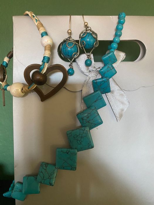 Сет от ръчно изработени бижута