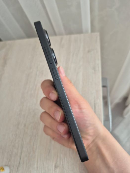 Продам телефон Xiaomi Redmi Note 13 Pro