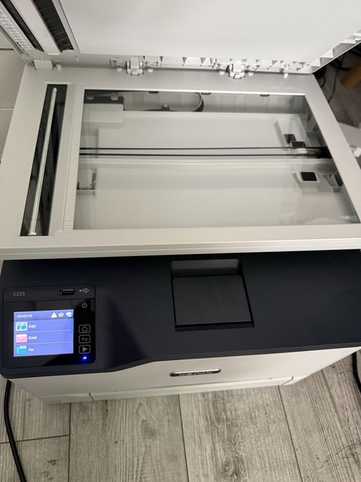 Imprimanta Xerox c235