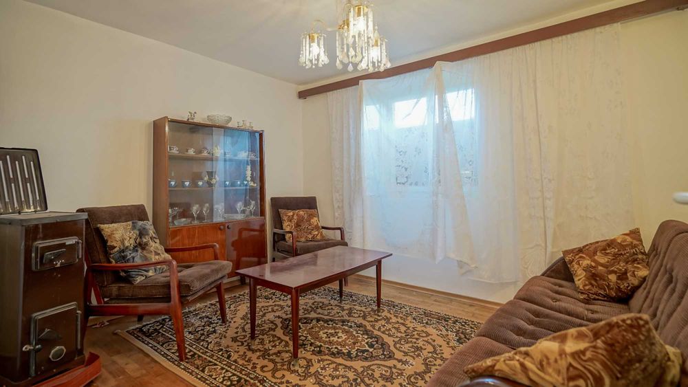 Casă cu 4 camere de vânzare in sanul naturii