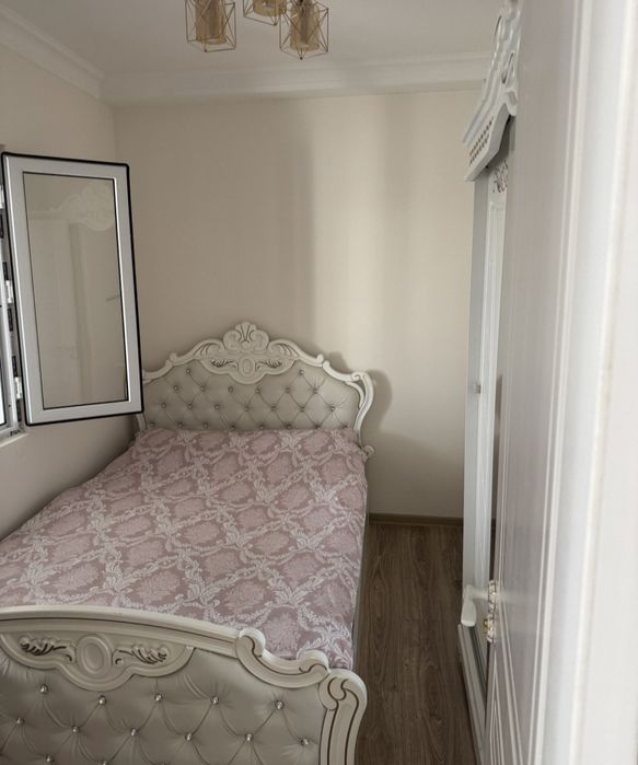 Yunsobod 14 kv Xon saroy Sayram navostroyka 1/4/14/35 kv + 6 kv balkon