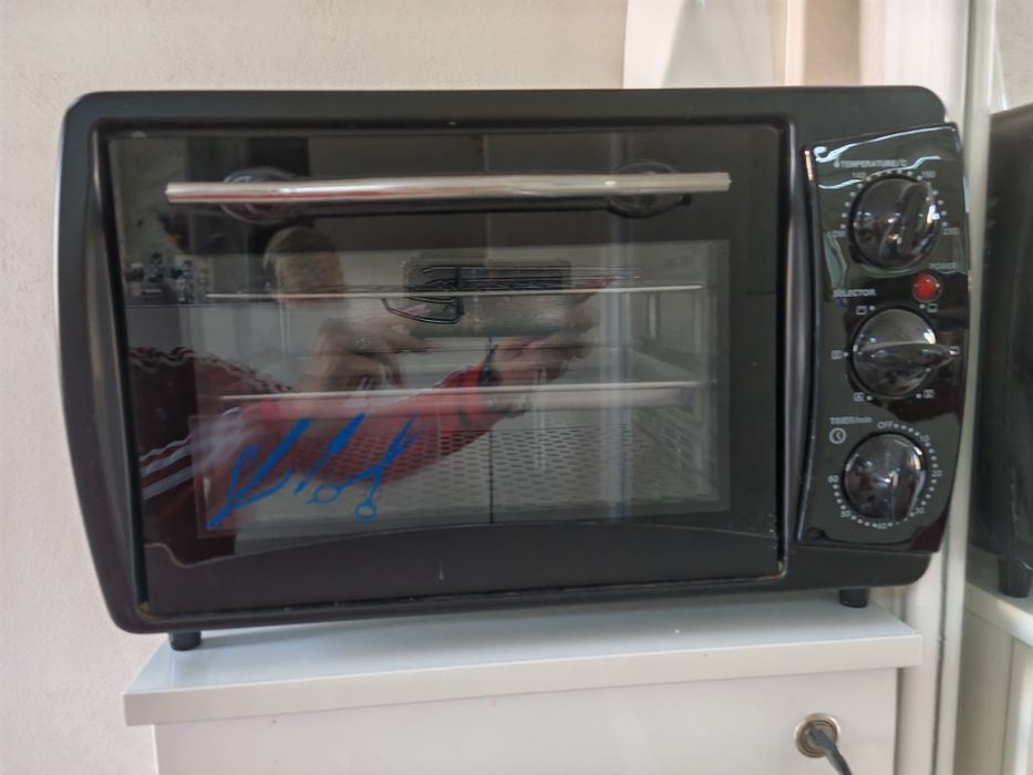 Vând sterilizator cu aer cald !
