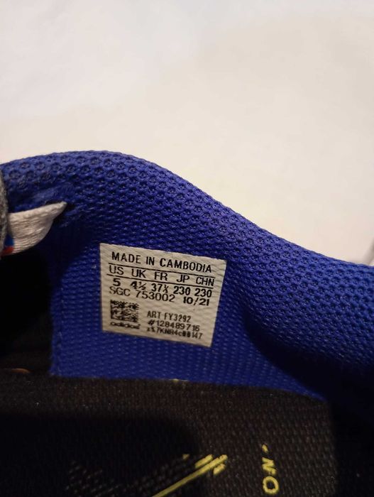 Ghete de fotbal Adidas marimea 37, stare buna