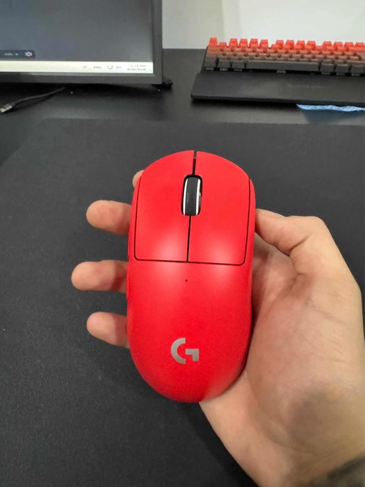 Logitech g pro superlight rosu