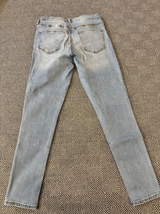 Джинсы б/у в отличном состоянии