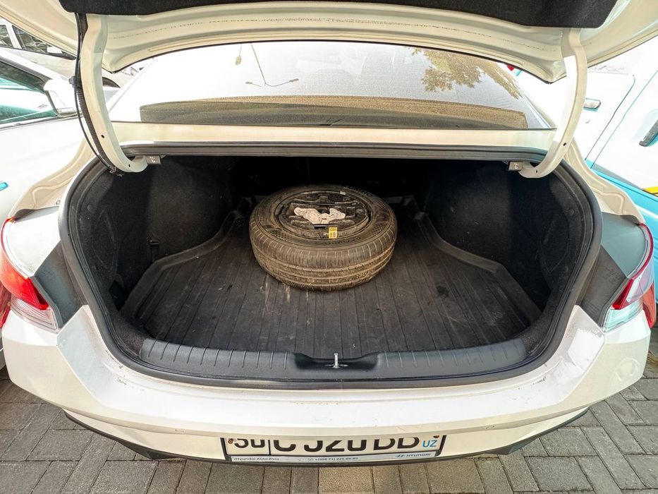 Hyundai Elantra 2023 oq