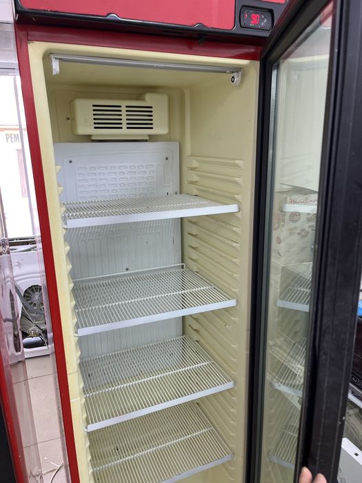 Холодильник витринный