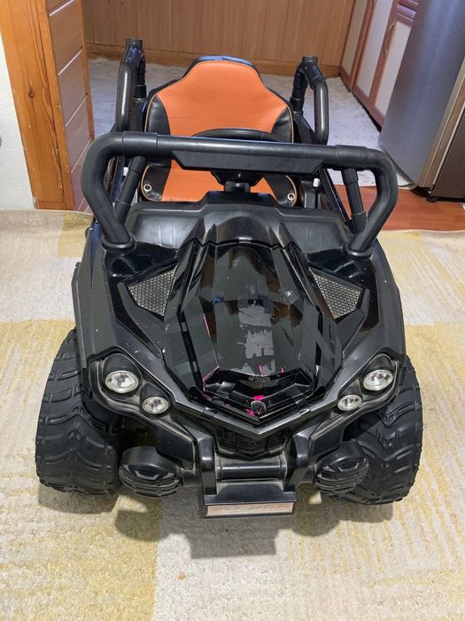 Детская машина  на пульте управление