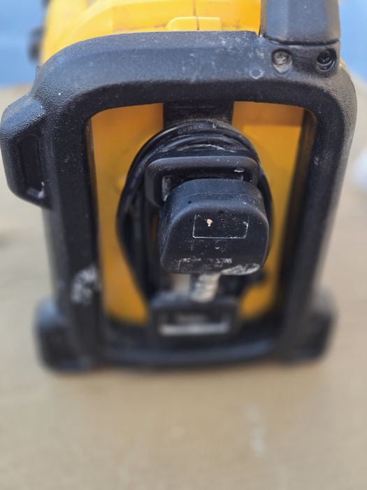 Radio dewalt dcr020