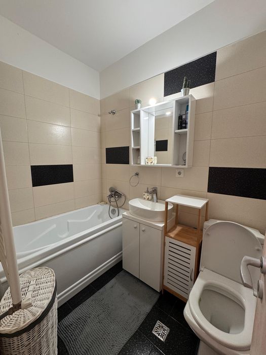 Inchiriez apartament 2 camere Aparatoriei Patriei