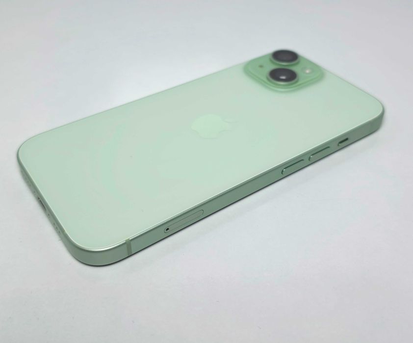 iPhone 15 128GB Green