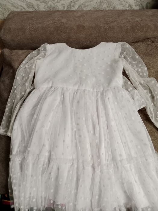 Продам платье для девочек размер 36 .8000тг