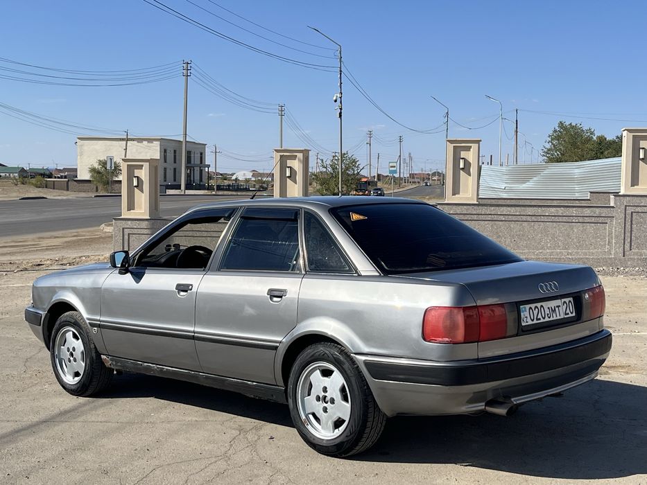 Продаю Audi 80 B4