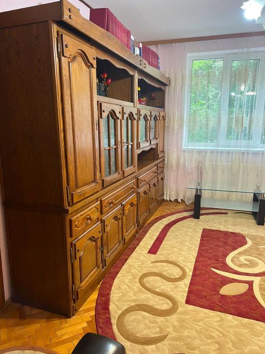 Vitrina vintage din stejar masiv