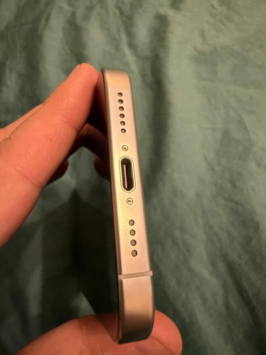 Продам iphone 16 pro max 256 gb