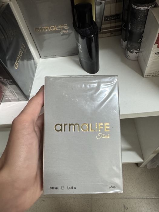 Продавам парфюми