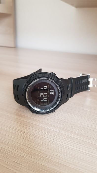 Продам наручные спортивные часы