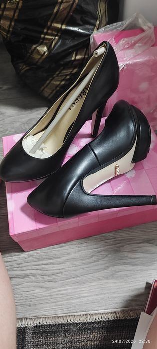 Продам   туфли 2000 ТГ