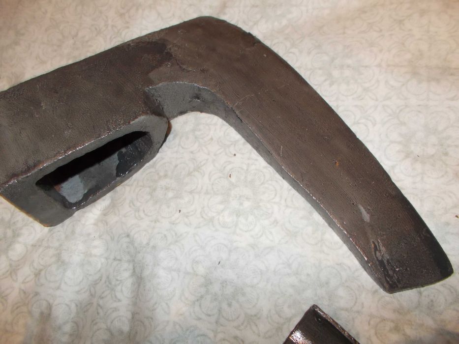 комплект ковани брадви от соца