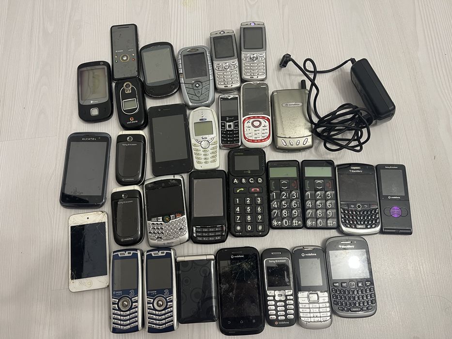 LOT Telefoane defecte, pentru piese (Samsung, LG, Nokia, HTC, APPLE)
