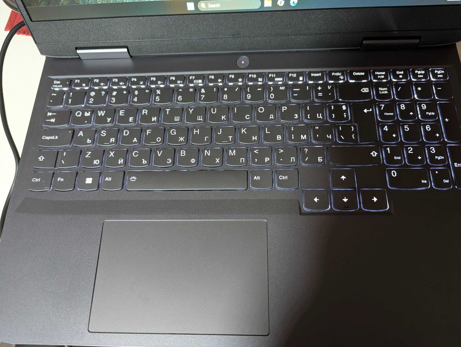 Лаптоп Lenovo LOQ 15APH8, Ryzen 7 7840HS, RTX 4050, FHD IPS 144Hz