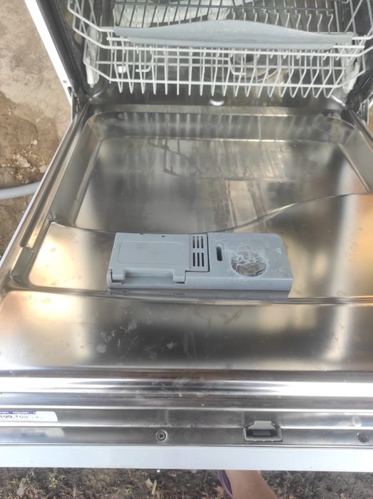 Продам посудомоечную машину