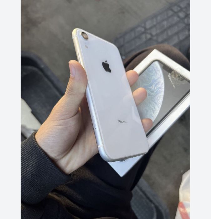 Продам или обмен айфон XR