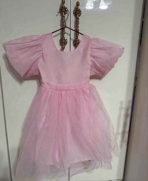 Розовое платье для девочек