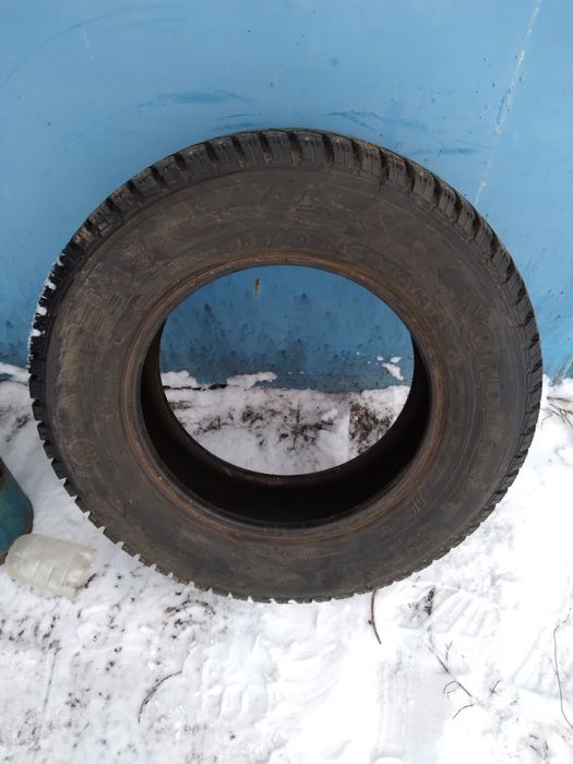 Продам зимнею шину
