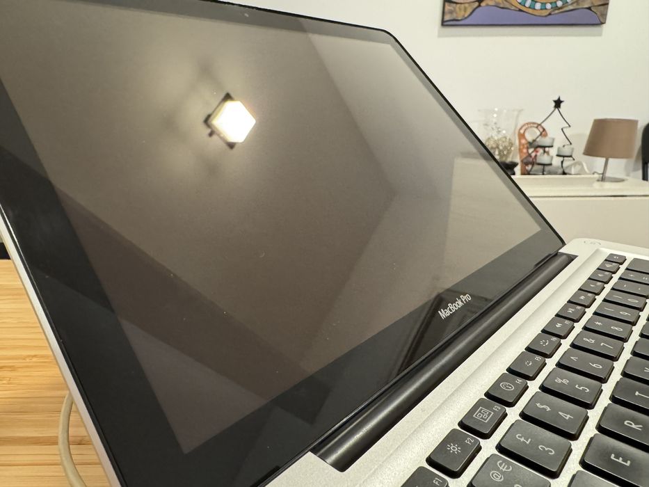 Macbook Pro 13” 2010 Intel 2.66Ghz 8GB RAM