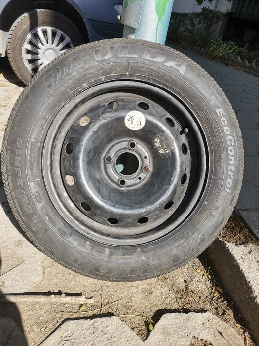 Гума с джанта ламаринена