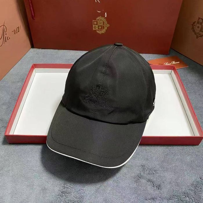 Loro Piana кепка