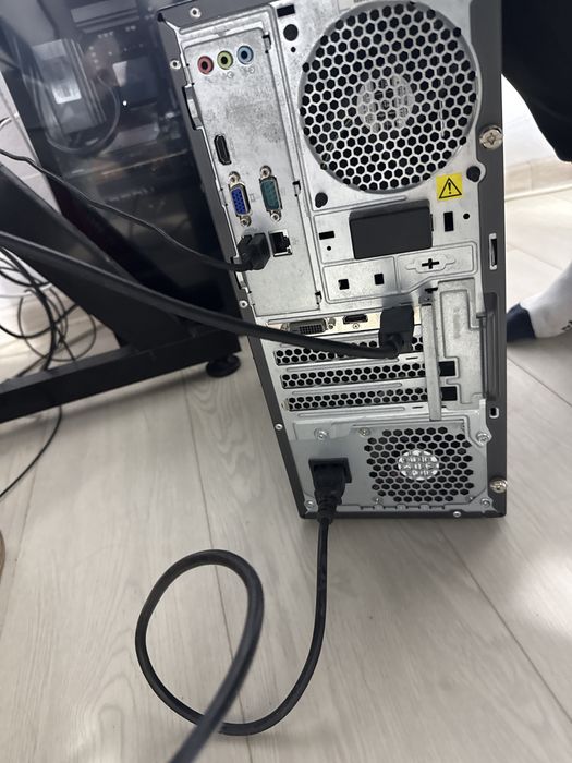 PC Gaming Lenovo Ryzen 5 1400 / RX 560 4GB / 16GB RAM / SSD + HDD