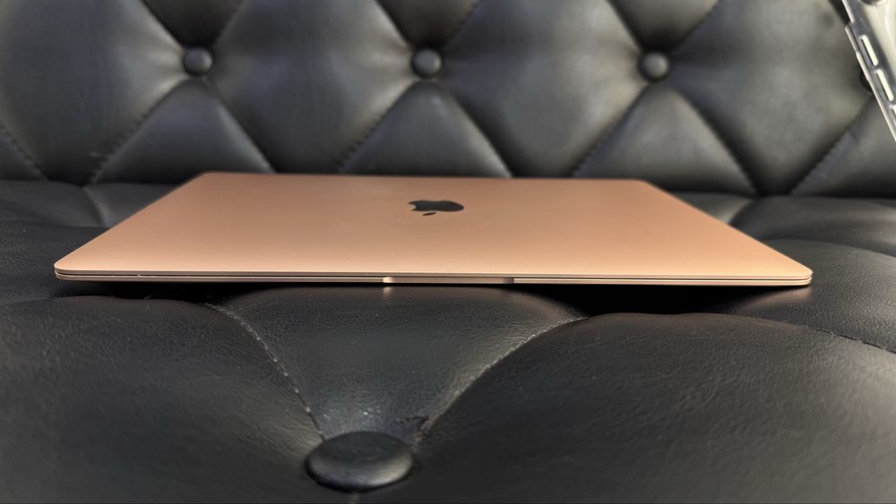 Apple MacBook Air M1 2020 в идеальном состоянии