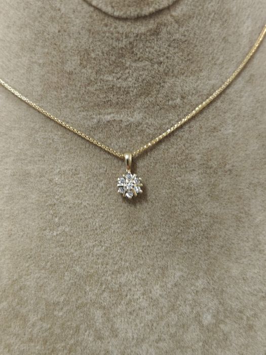 Lanț cu pandantiv aur 9k 1.88gr cu diamante naturale (r)