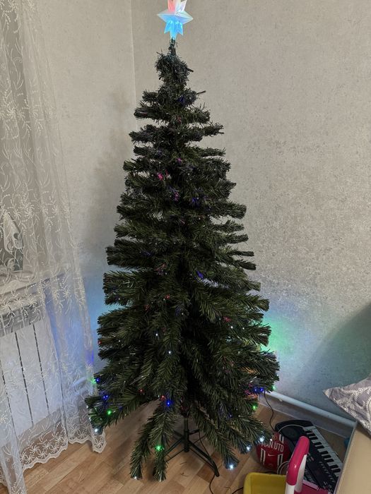 Елка искуственная